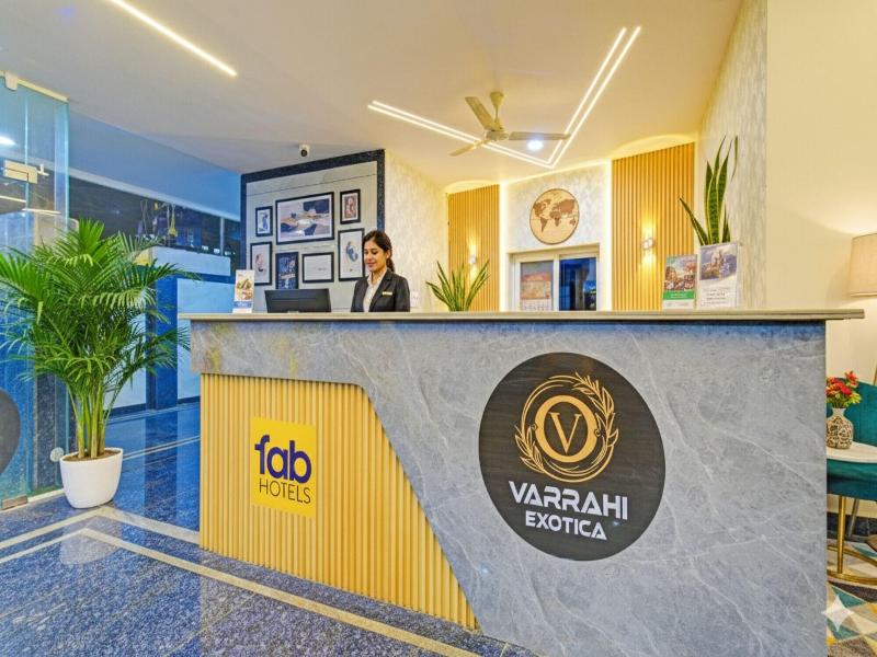 Fabhotel Lexus Grand