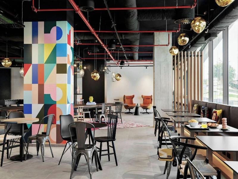 Moxy Alfragide Lisboa image