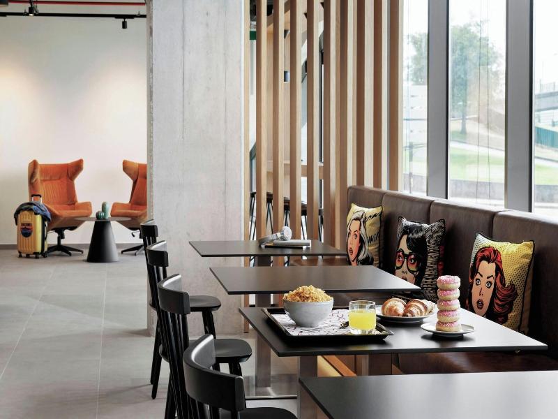 Moxy Alfragide Lisboa image