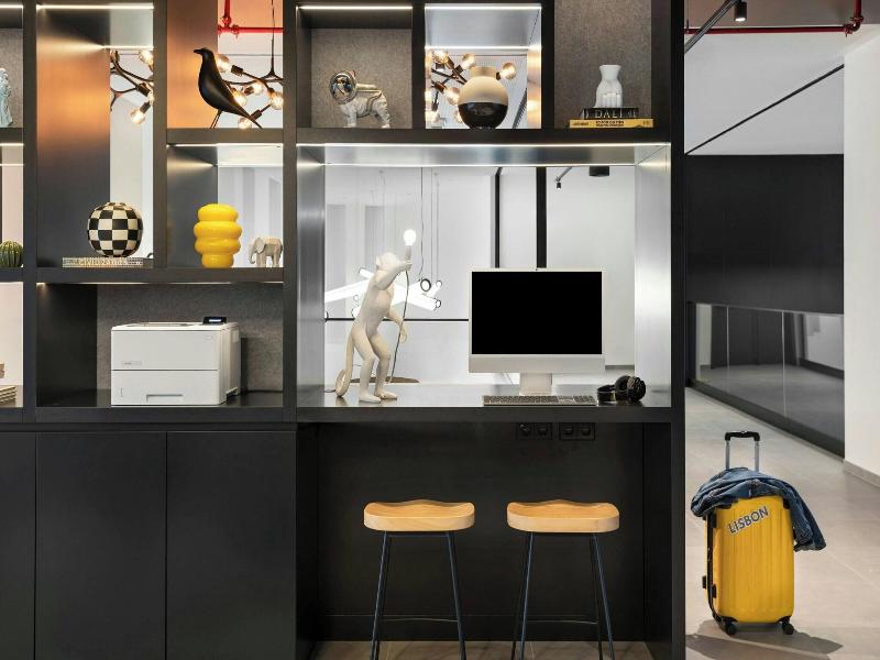Moxy Alfragide Lisboa image