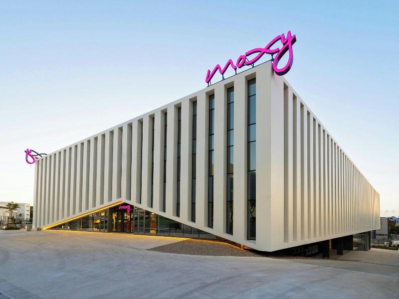 Moxy Alfragide Lisboa image
