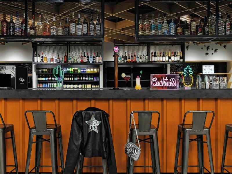 Moxy Alfragide Lisboa image