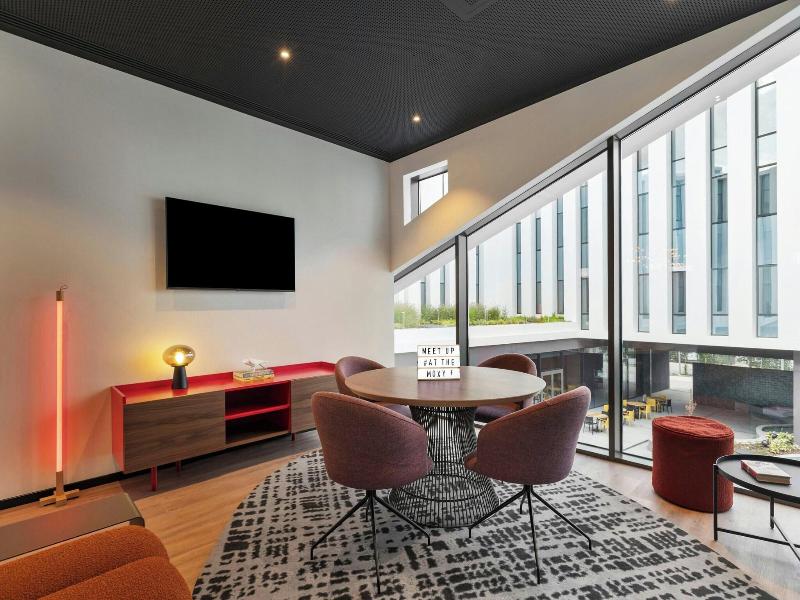 Moxy Alfragide Lisboa image