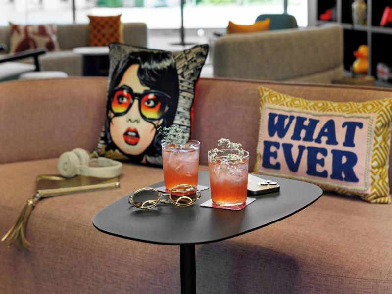 Moxy Alfragide Lisboa image
