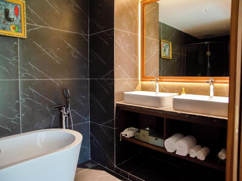 Koi Resort & Residence Da Nang - Inclusive Spa A image