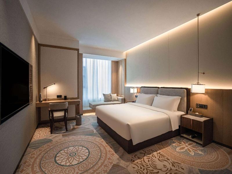 Howard Johnson By Wyndham Jufu Plaza Jinxi image