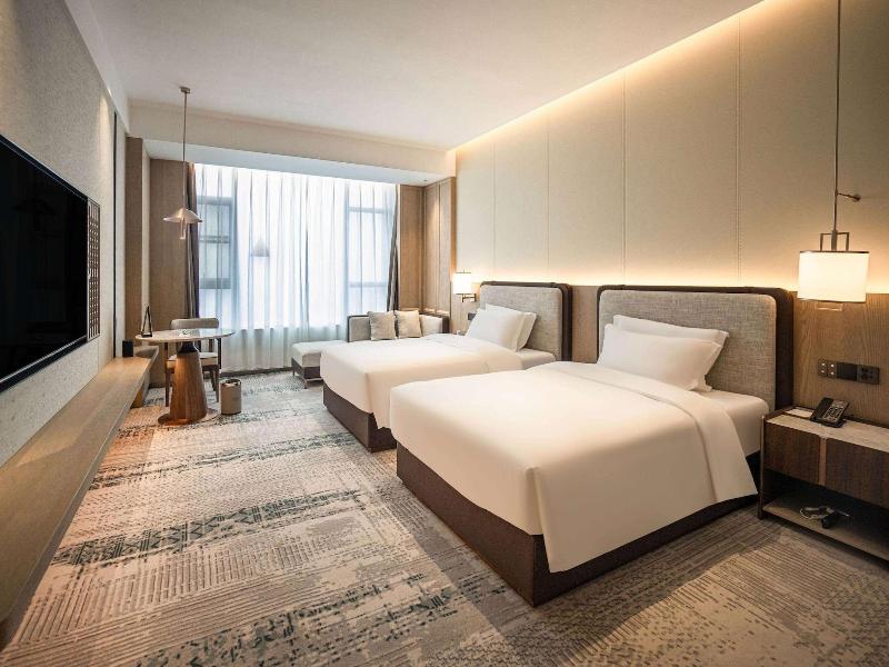 Howard Johnson By Wyndham Jufu Plaza Jinxi image