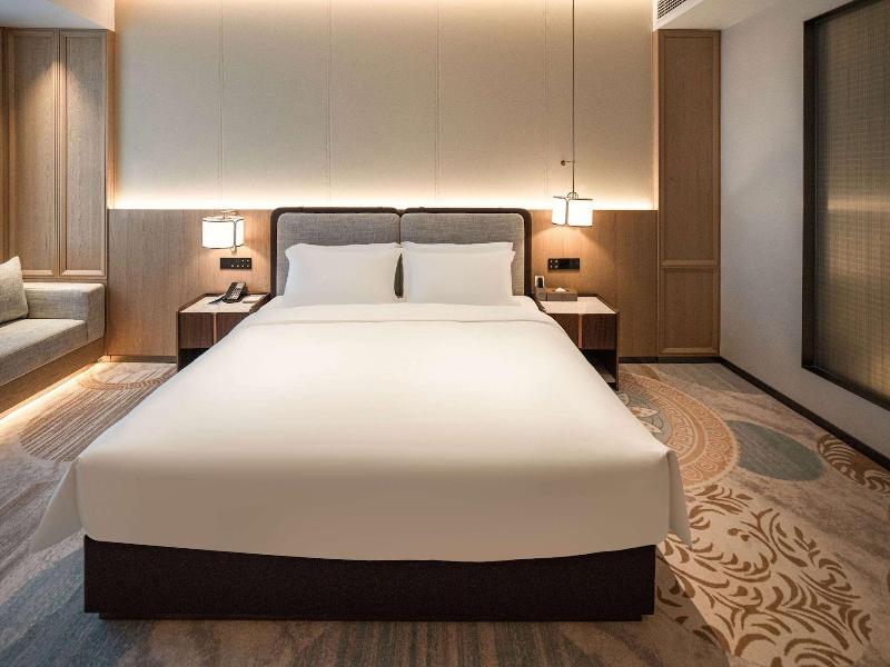 Howard Johnson By Wyndham Jufu Plaza Jinxi image