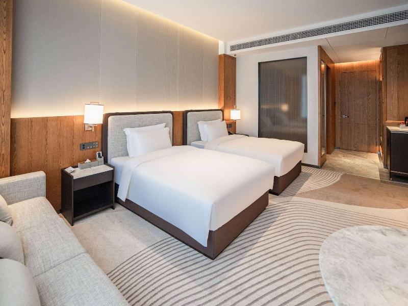 Howard Johnson By Wyndham Jufu Plaza Jinxi image