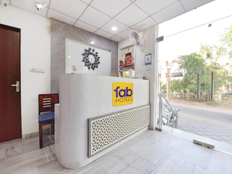 Fabhotel Connect image