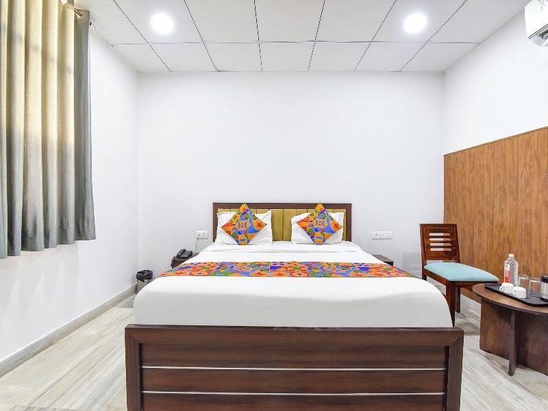 Fabhotel Connect image
