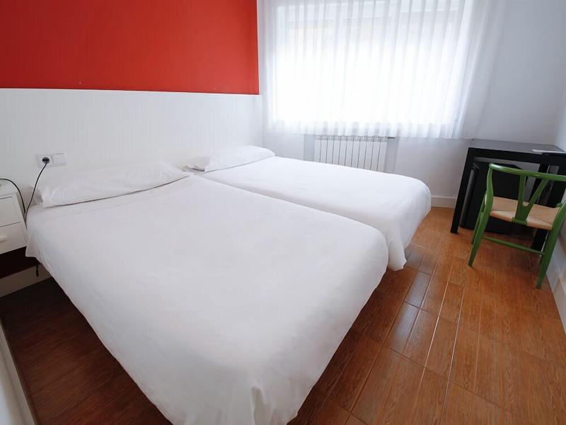 Hostal Misericordia image
