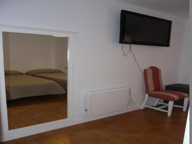 Hostal Misericordia image