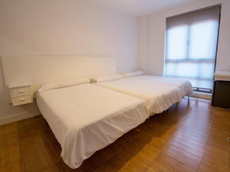 Hostal Misericordia image