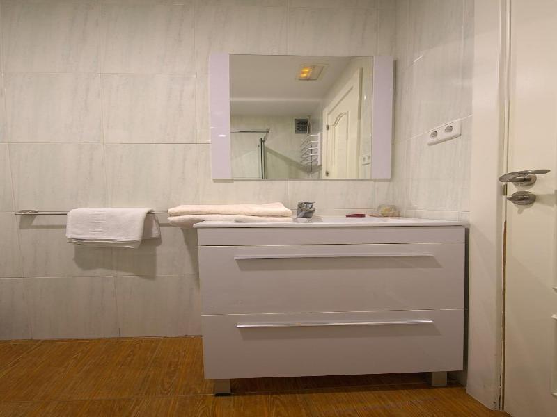 Hostal Misericordia image