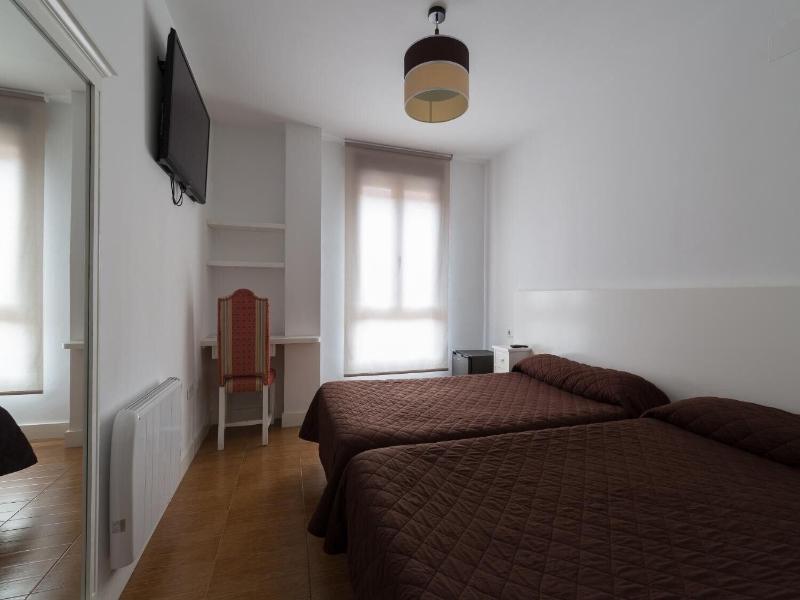 Hostal Misericordia image