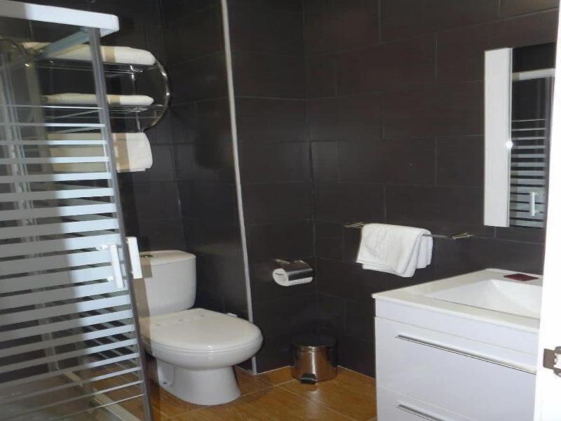 Hostal Misericordia image