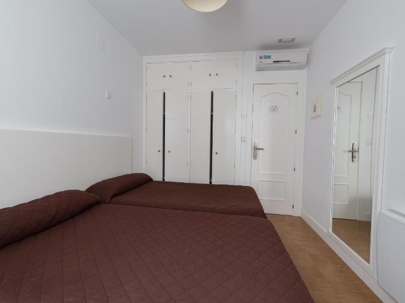 Hostal Misericordia image