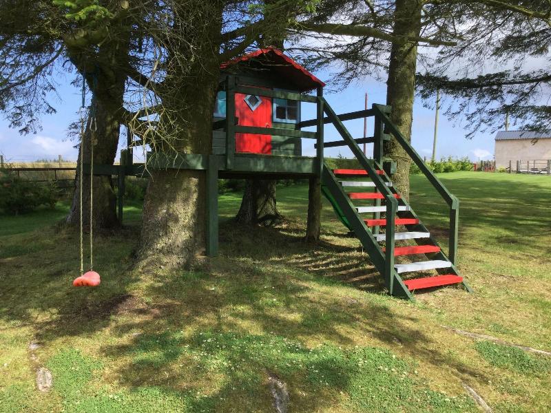 Orange Yurt With Hot Tub- Sleeps 3, Parking & Pe image