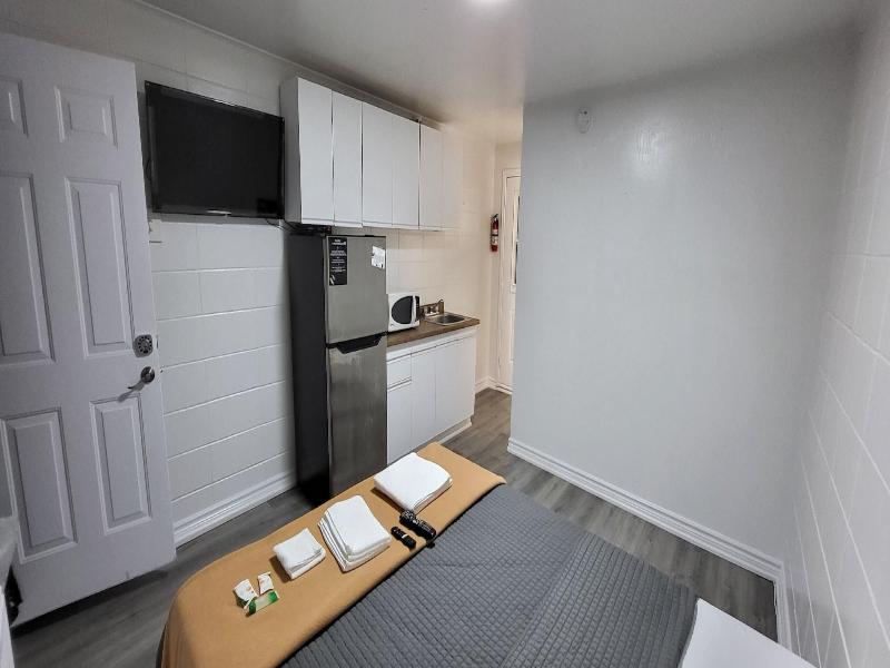 Happyland Inn image