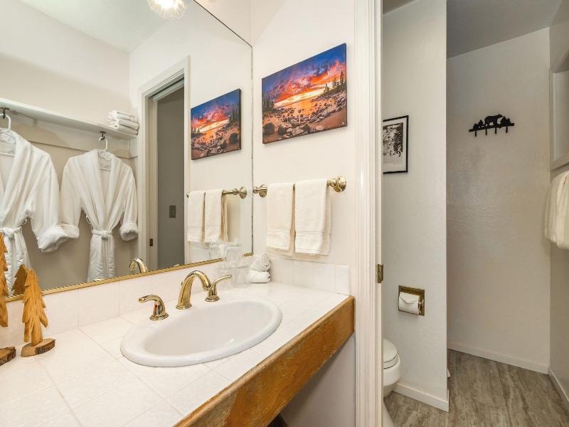 Donner Lake Inn image