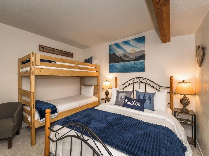 Donner Lake Inn image