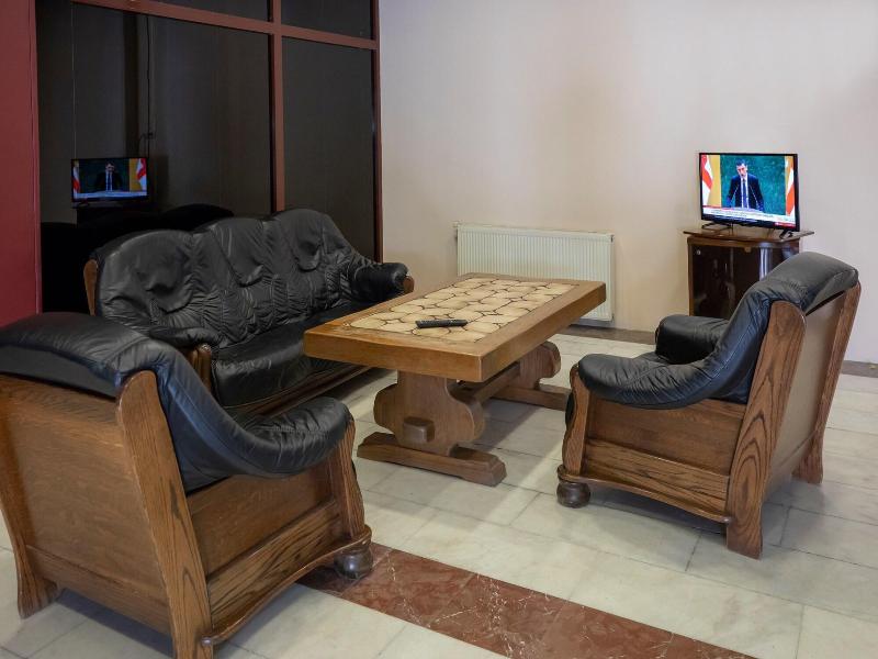 Leader Hotel image