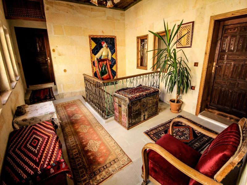 Sofa Hotel — general view