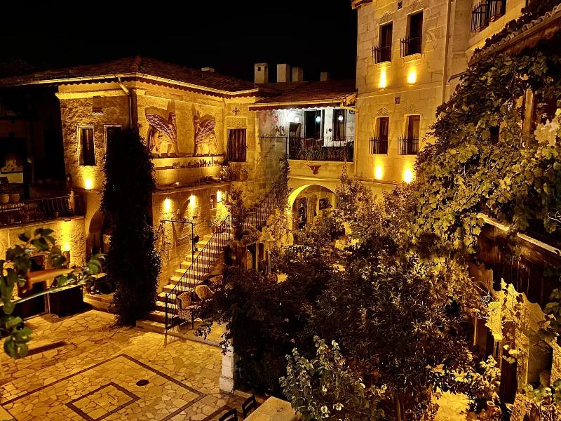Sofa Hotel — general view