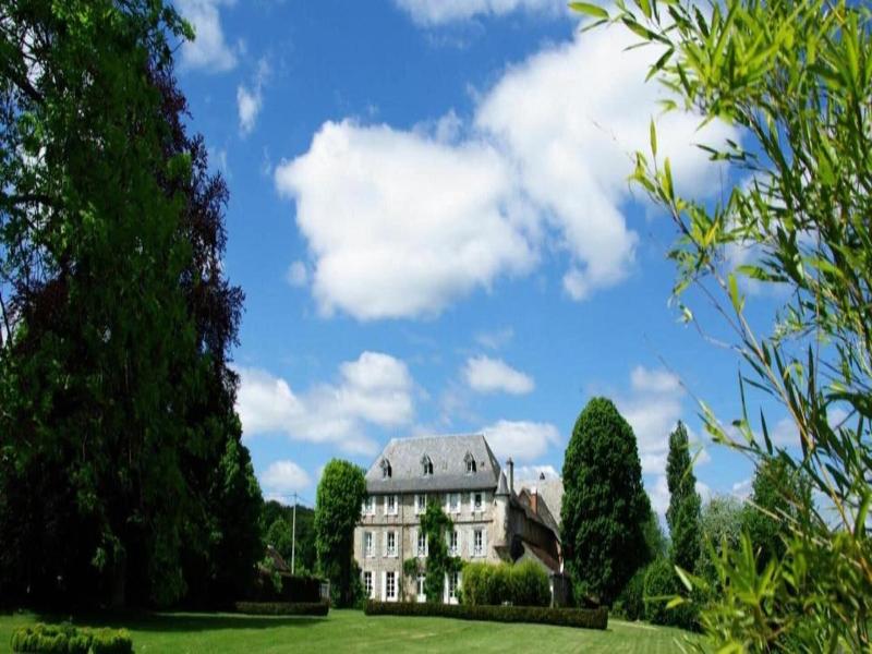 Chateau De Savennes image