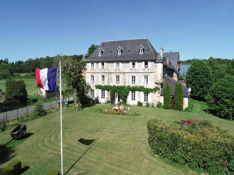 Chateau De Savennes image