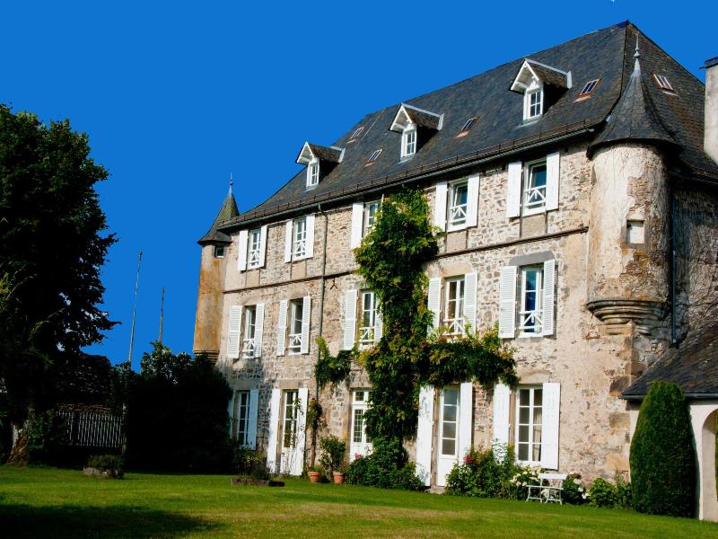Chateau De Savennes image