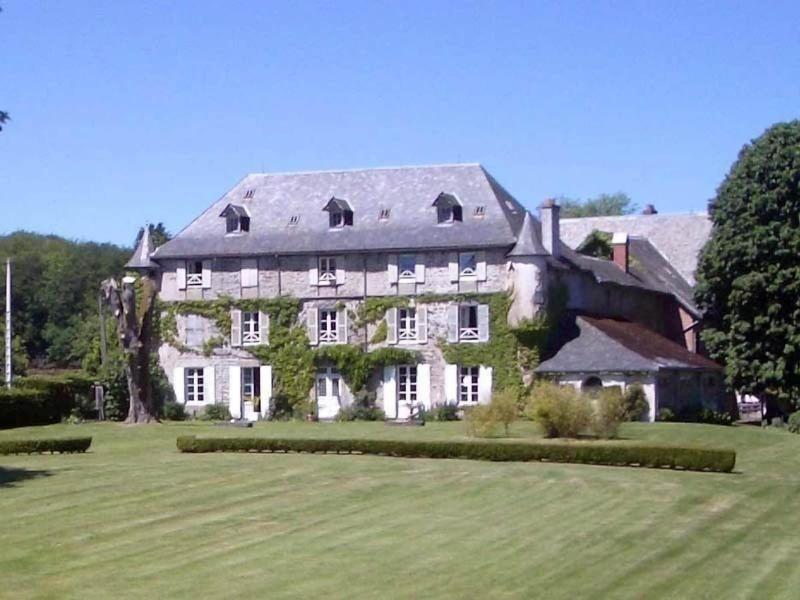 Chateau De Savennes image