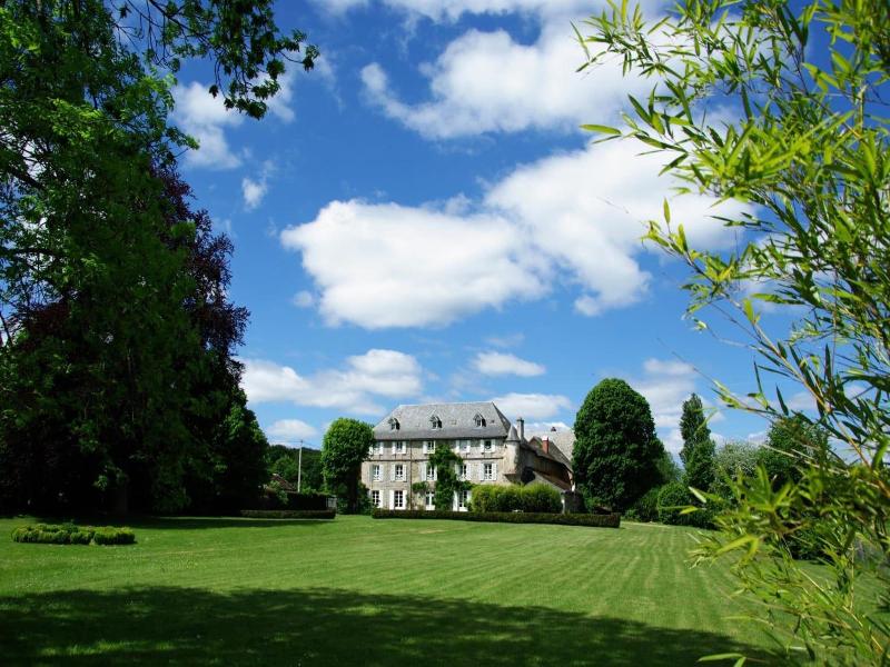 Chateau De Savennes image