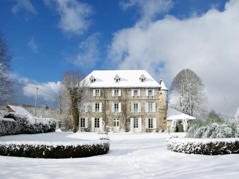 Chateau De Savennes image