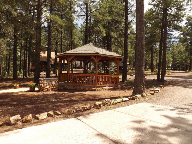 Arizona Mountain Inn And Cabins