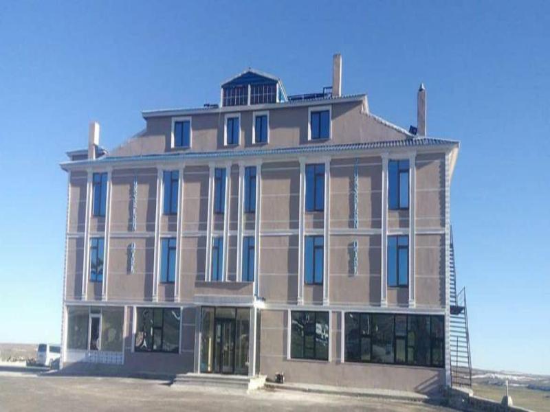 Yukselen Otel