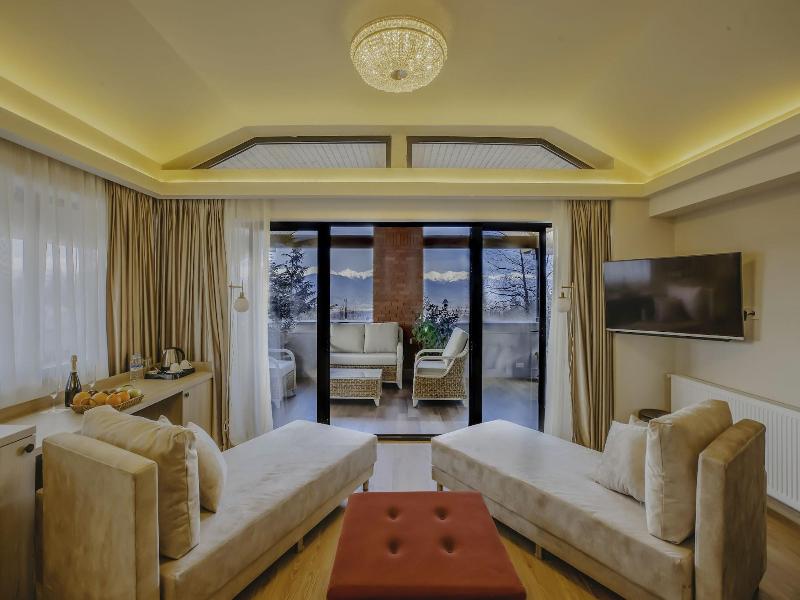 Seventeen Rooms image