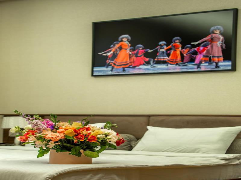 Seventeen Rooms image