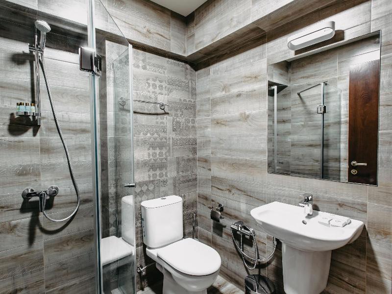 Seventeen Rooms image