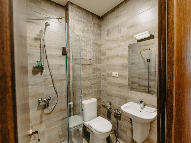 Seventeen Rooms image