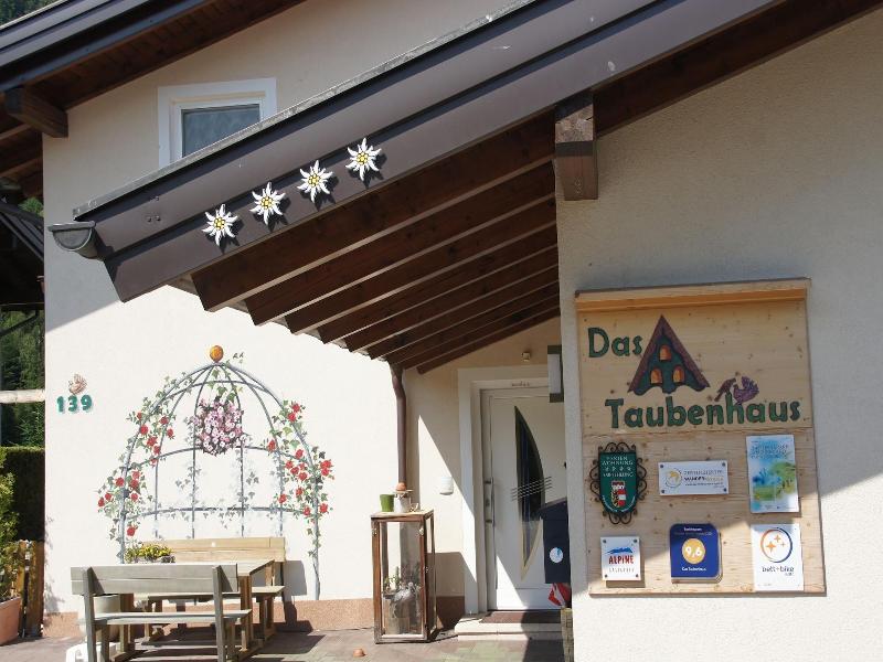 Das Taubenhaus image