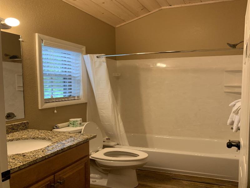 Carr's Northside Motel And Cottages image