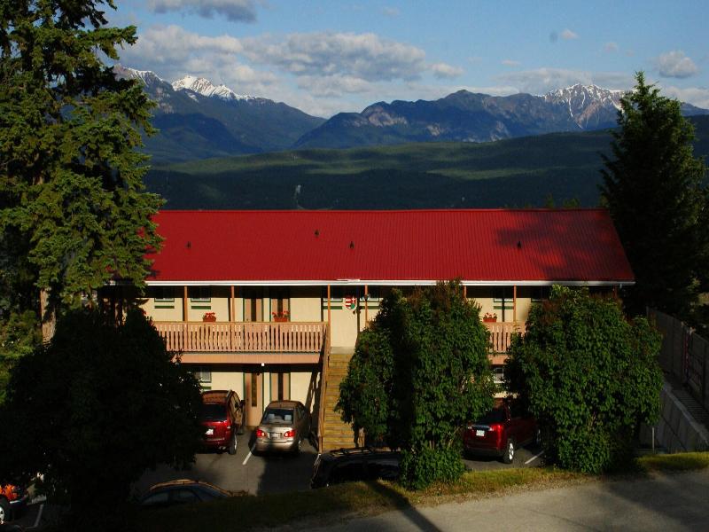 Rocky Mountain Springs Lodge image