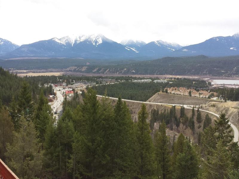 Rocky Mountain Springs Lodge image
