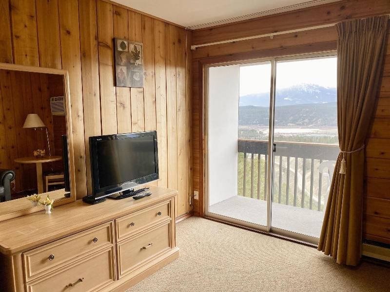 Rocky Mountain Springs Lodge image
