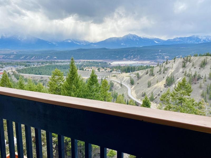 Rocky Mountain Springs Lodge image