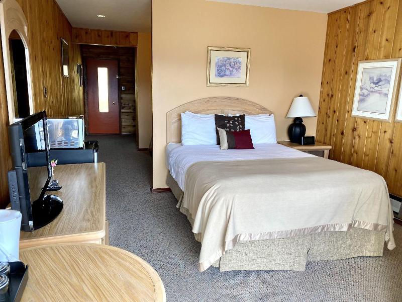 Rocky Mountain Springs Lodge image