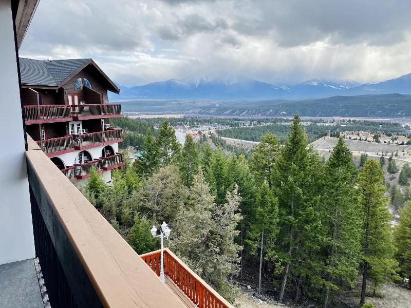 Rocky Mountain Springs Lodge image