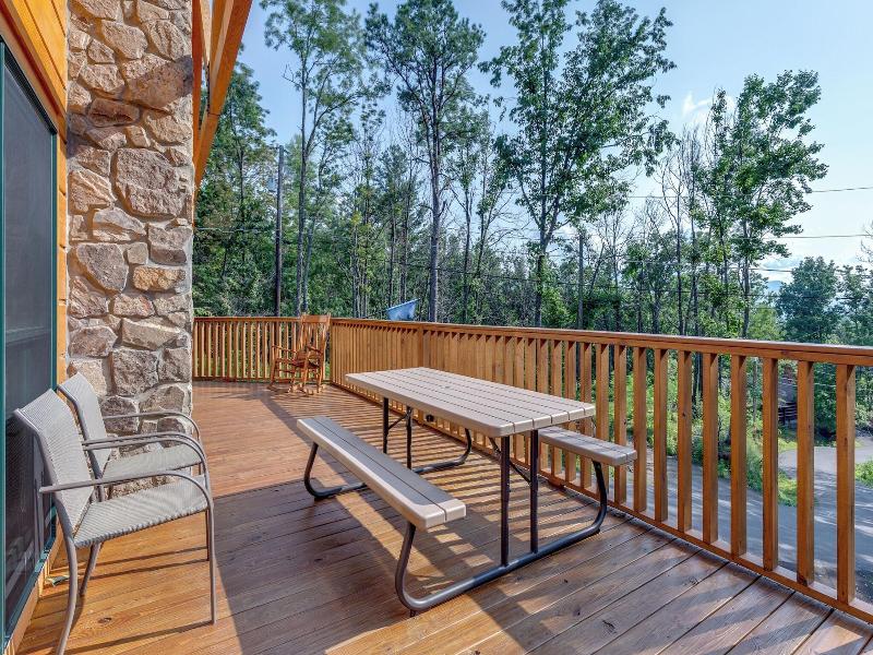 Lone Wolf Lodge By Jackson Mountain Rentals